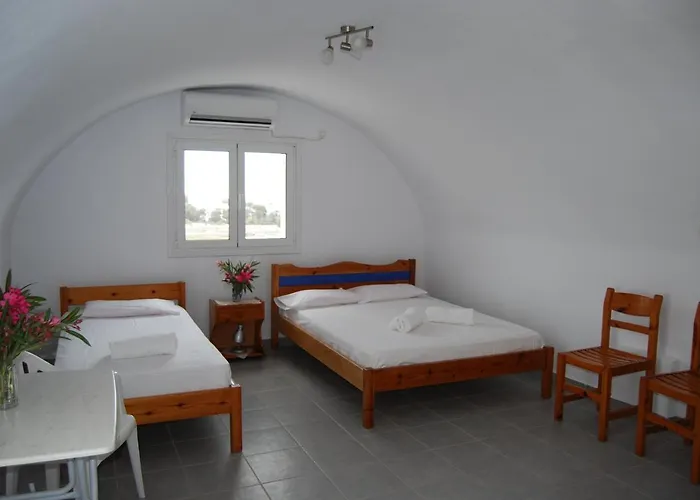 Apollo Pensionat Perissa (Santorini)